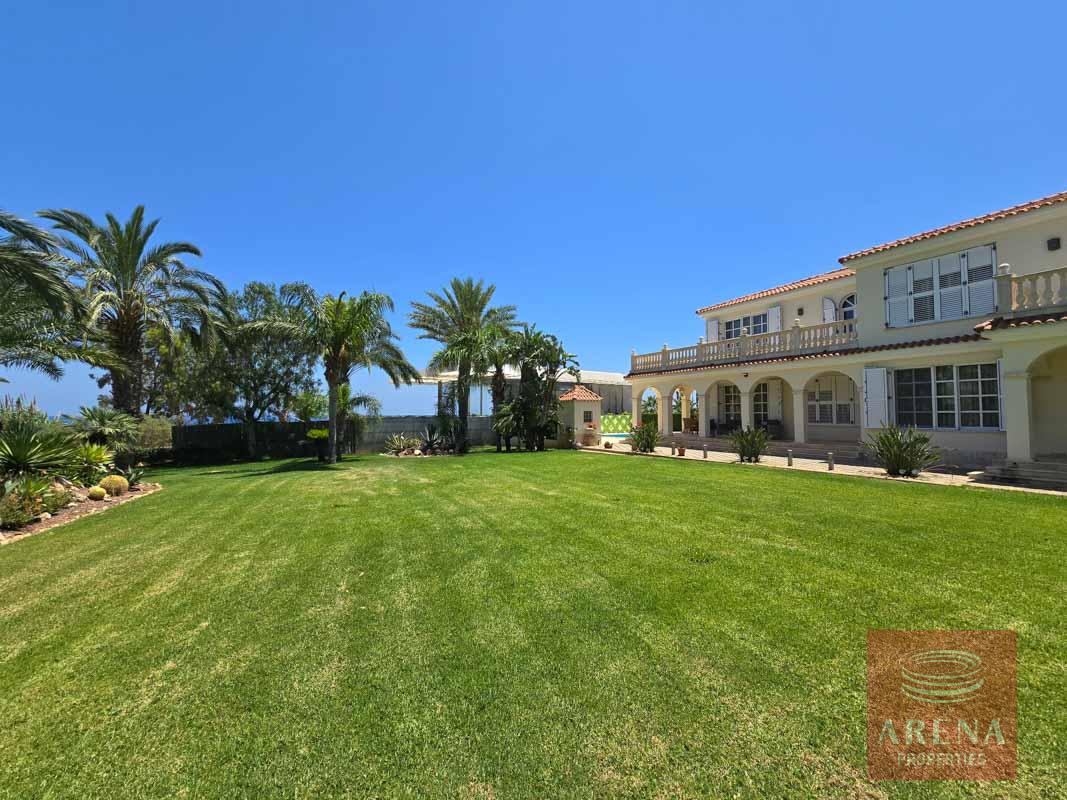 5-4-BED-VILLA-CAPE-GRECO-8275-2