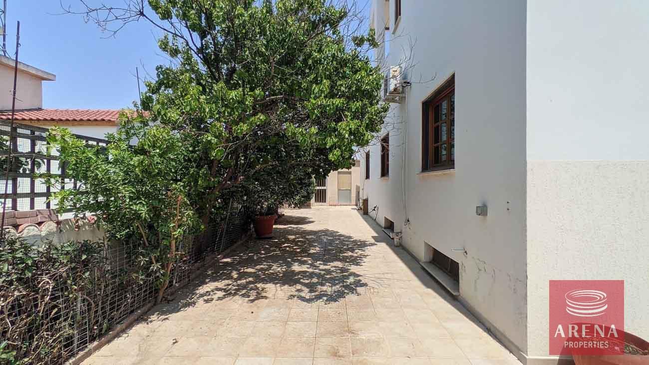 5-4-BED-VILLA-IN-OROKLINI-7481