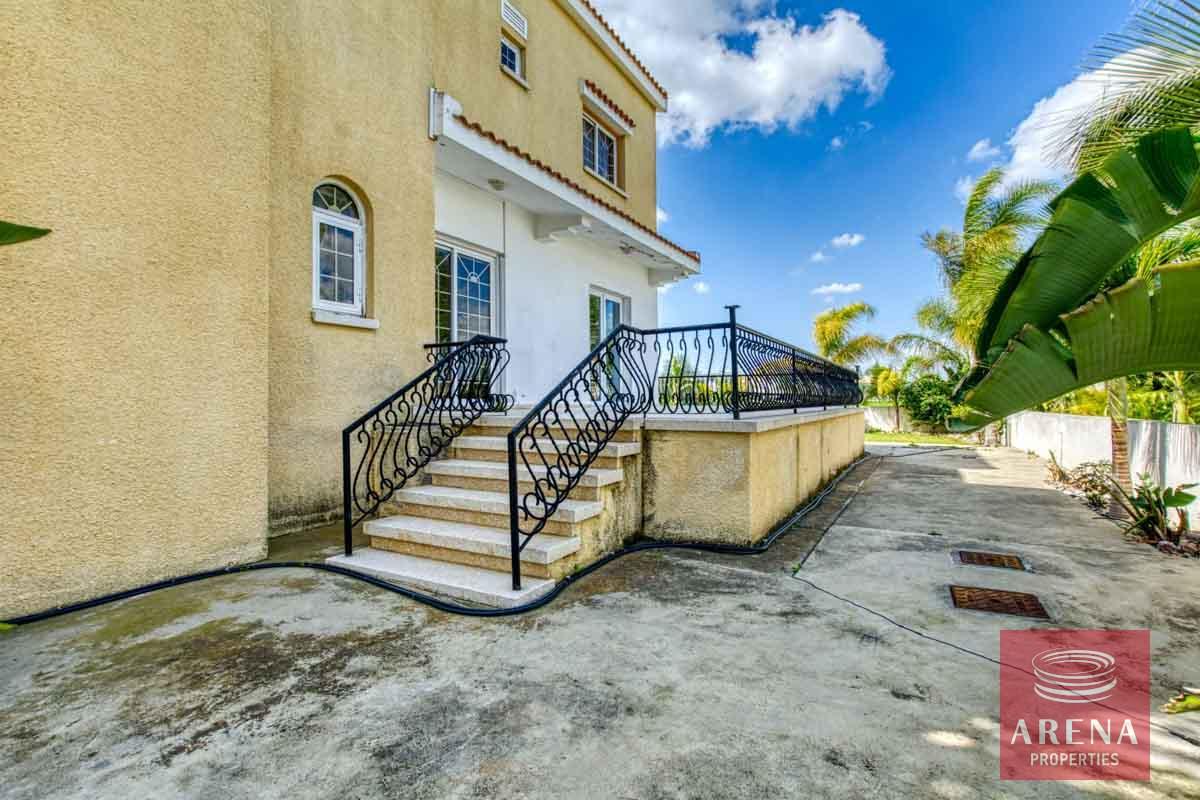 5-4-BED-VILLA-IN-PARALIMNI-6092-2