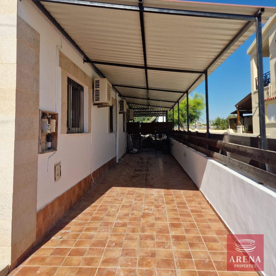 5-4-BED-VILLA-N-DROMOLAXIA-8698