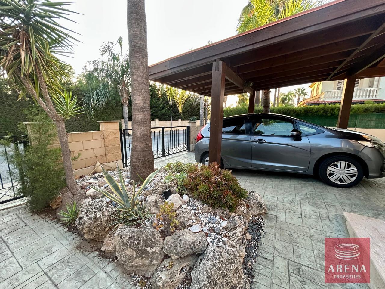 5-4-BED-VILLA-PERVOLIA-8659