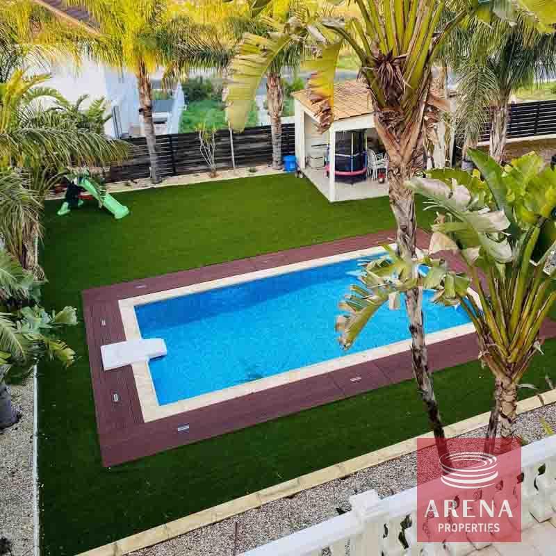 5-4-bed-link-det-villa-in-Livadia-6378