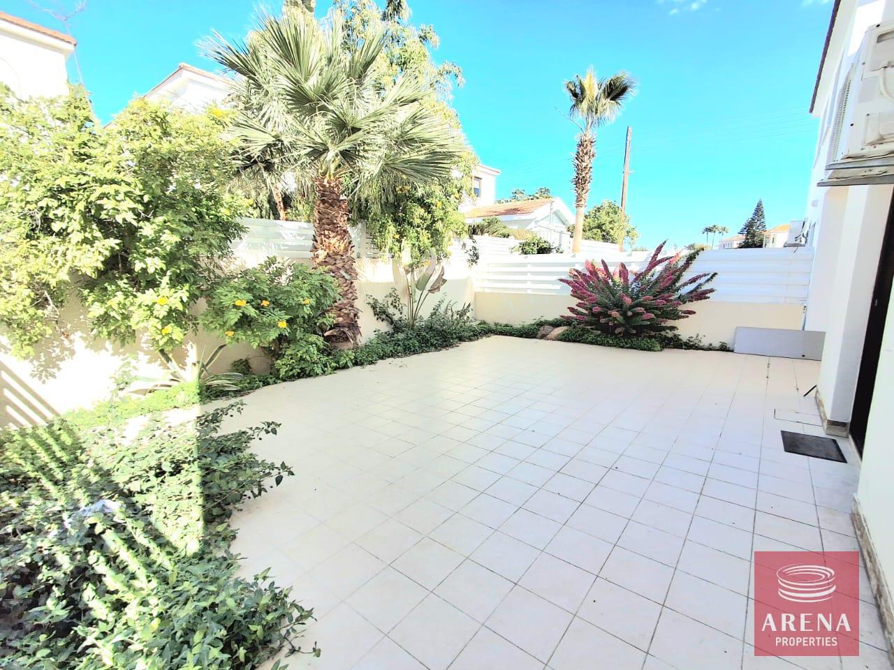 5-4-bed-villa-in-alethriko-9072