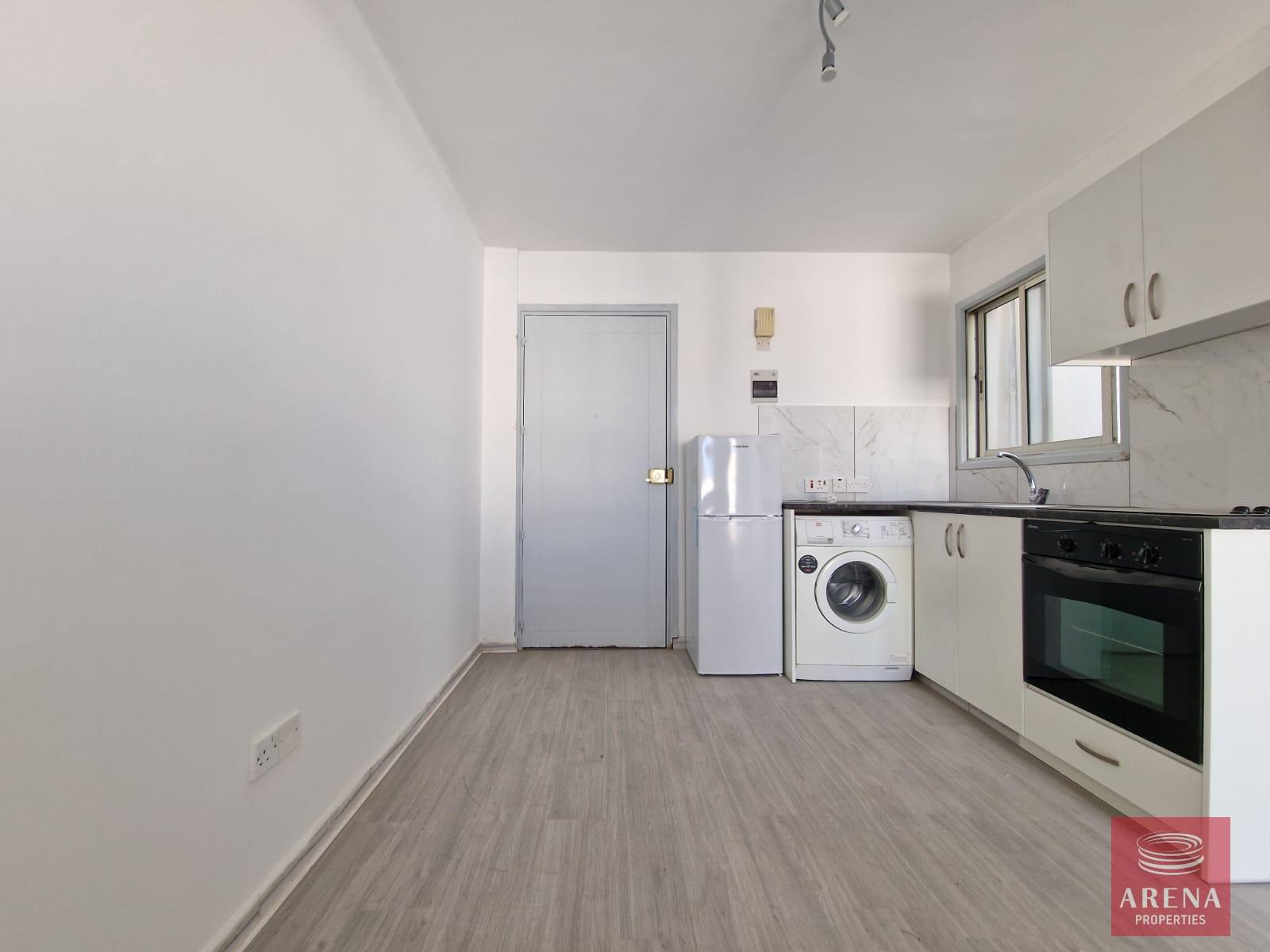 5-APT-IN-DROSHIA-7470