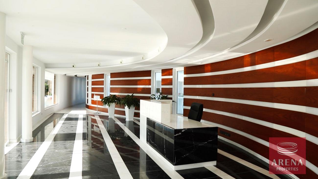 5-APT-MAKENZIE-4664-5