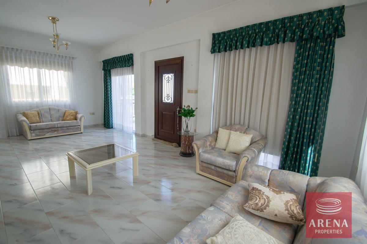 5-House-in-Paralimni-5409_0-1