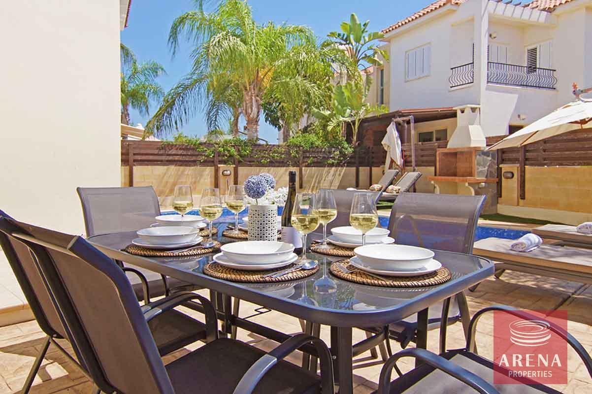 5-VILLA-IN-PERNERA-6565-1