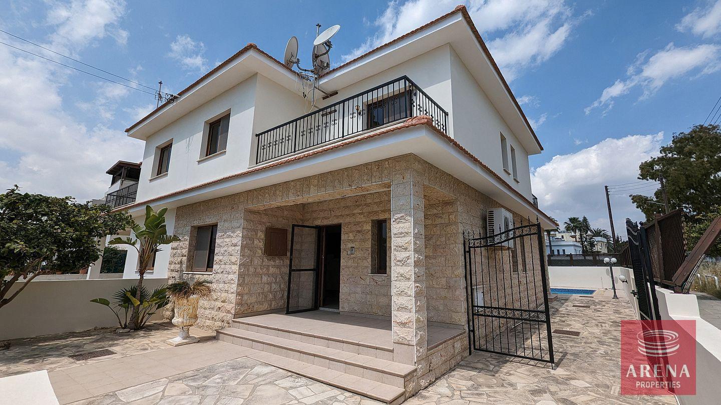 5-VILLA-IN-PYLA-6947