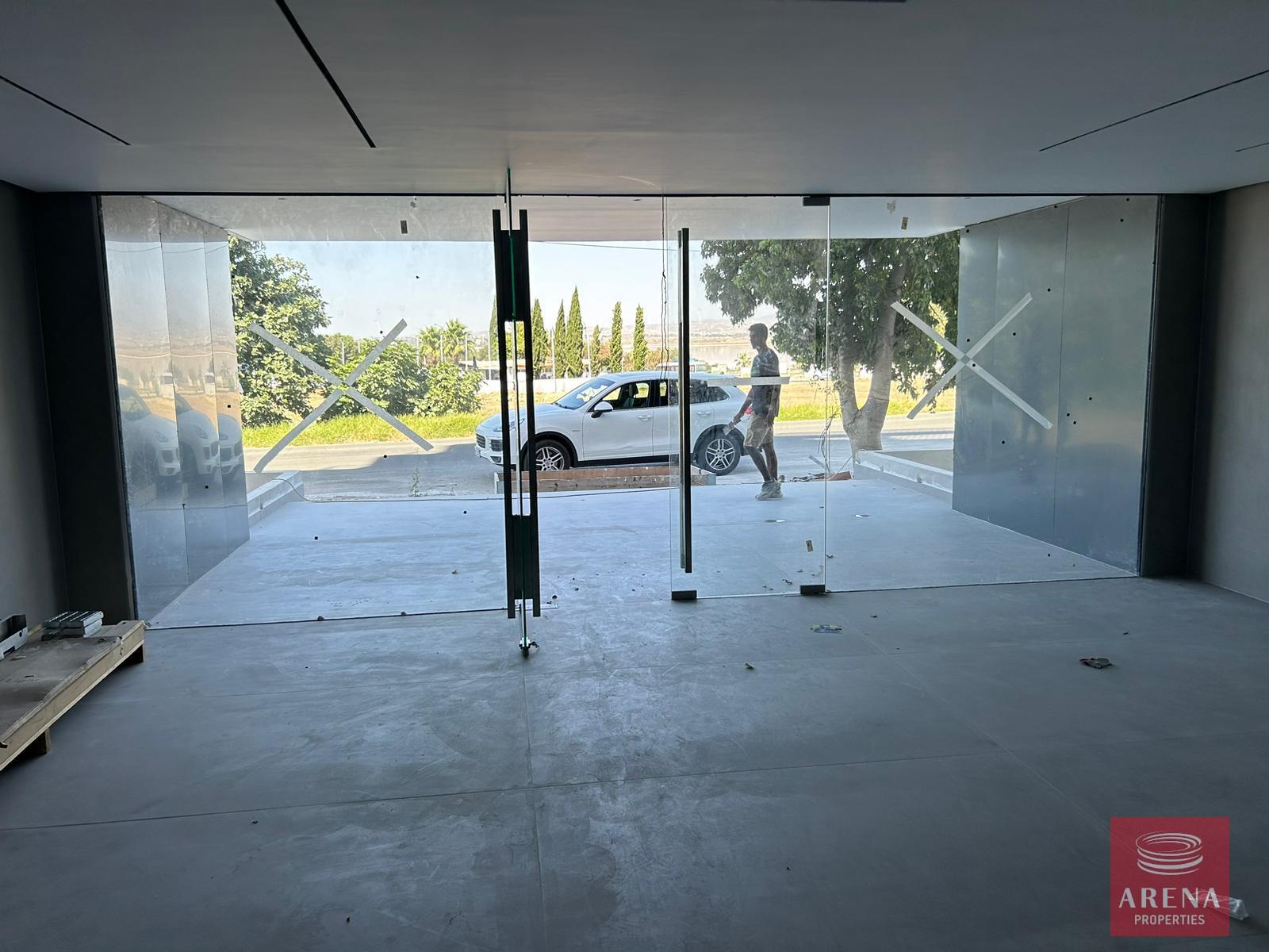 5-apts-in-makenzy-8255