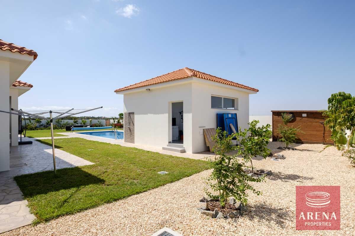 5-bungalow-vrysoulles-to-buy