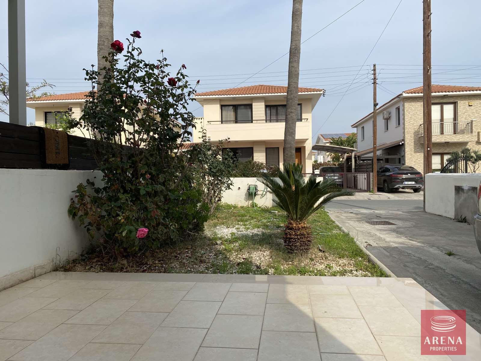 5-townhouse-livadia-5505