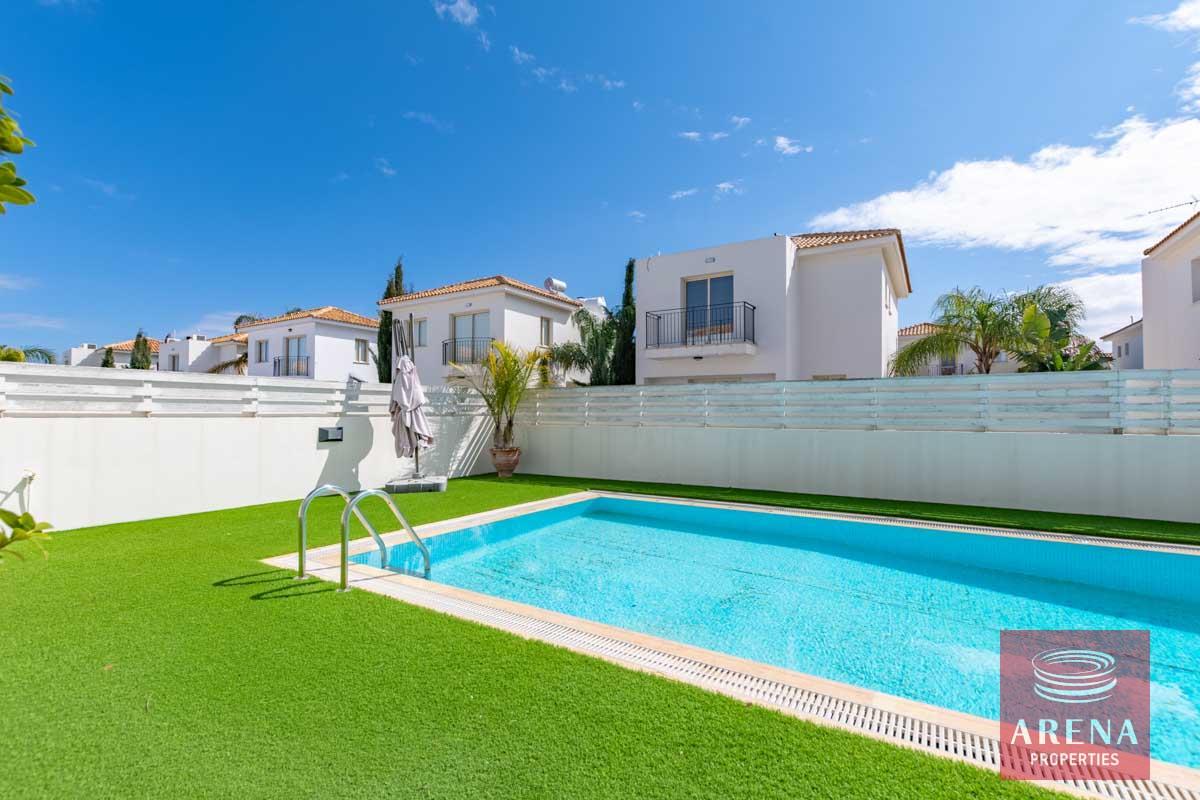 5-villa-for-sale-in-Pernera-6133