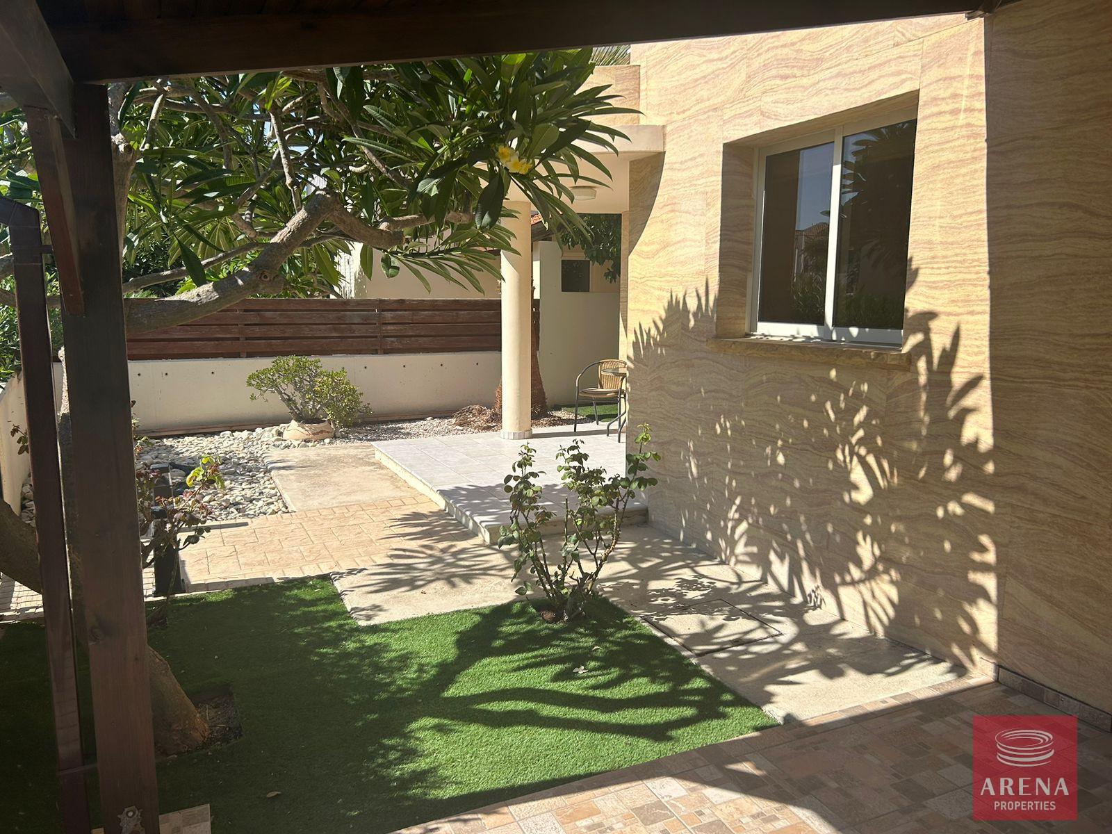 5-villa-in-pervolia-7560-1