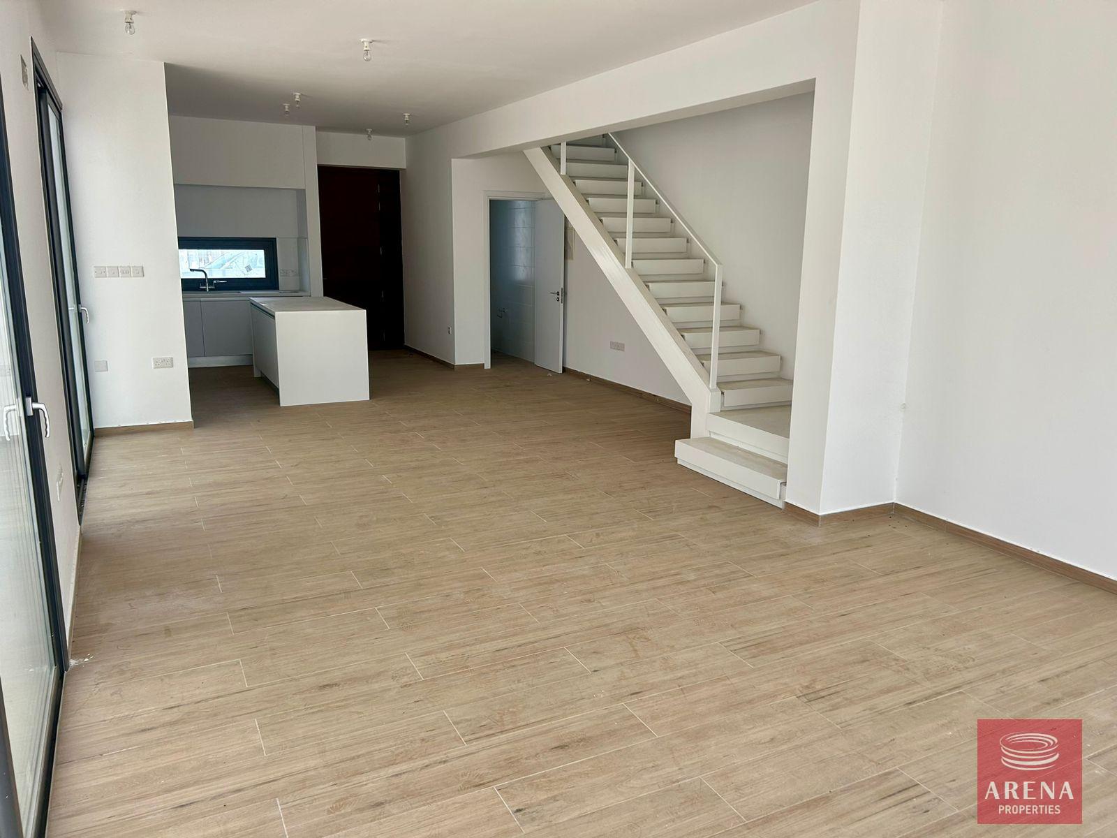 5b11e5ec-7b3f-4153-b375-083cb1f1ebfa-1