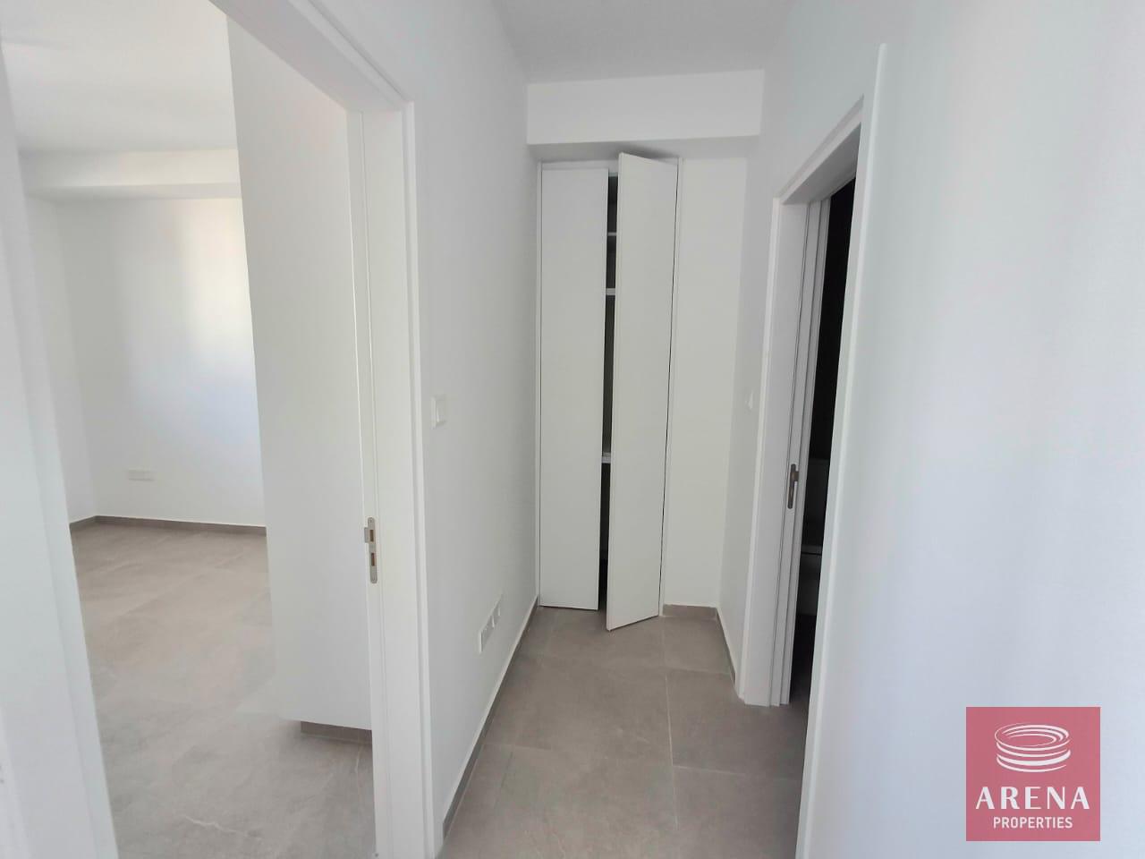 6-1-BED-APT-KRASA-9184