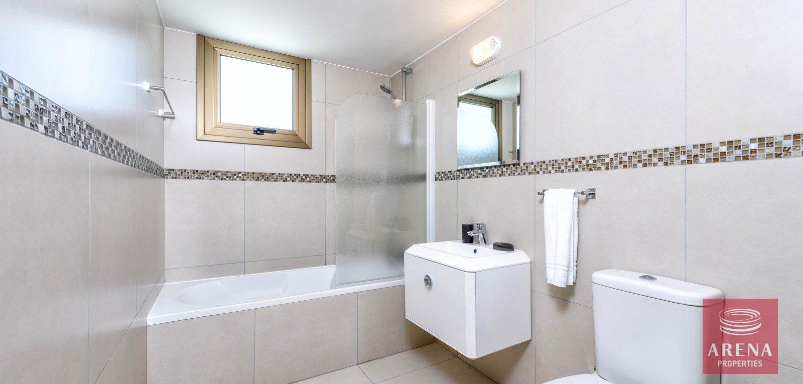 6-1-villa-in-ayia-thekla