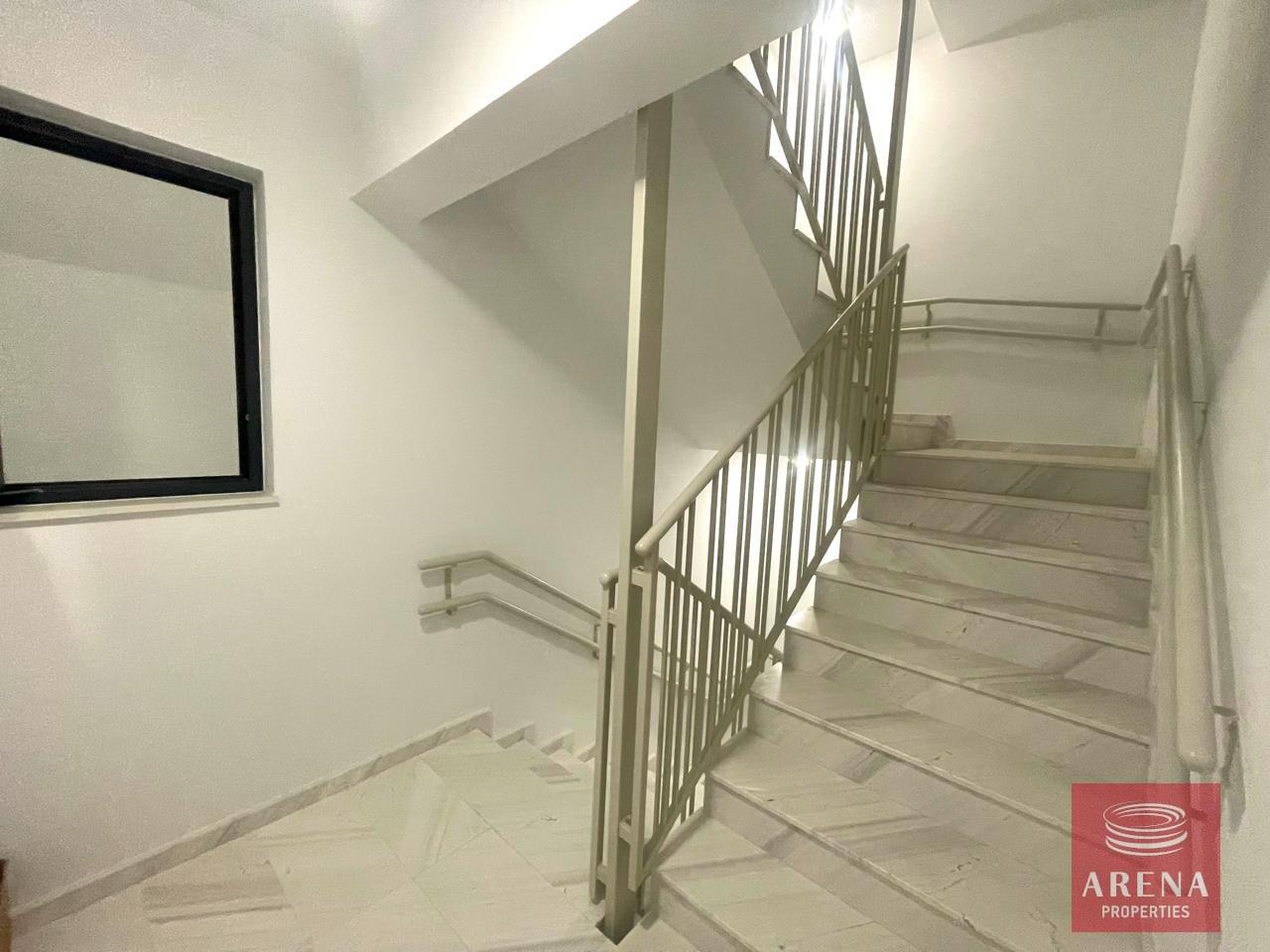 6-2-BED-APT-ARADIPPOU-8661-1