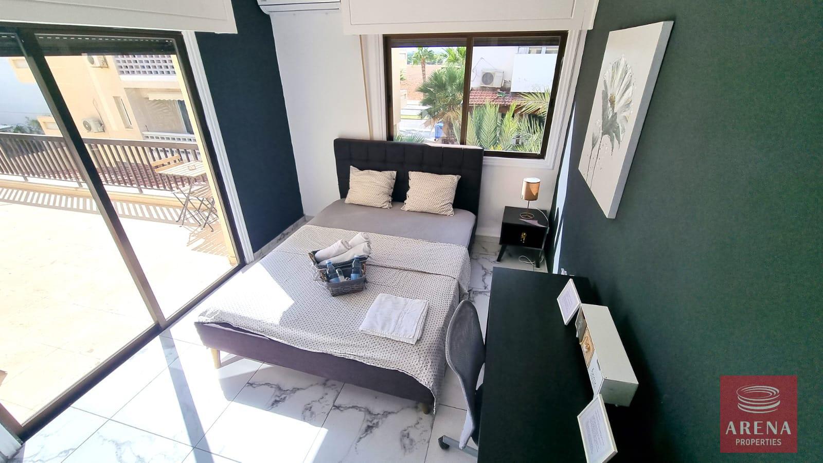 6-2-BED-APT-MAKENZY-8696