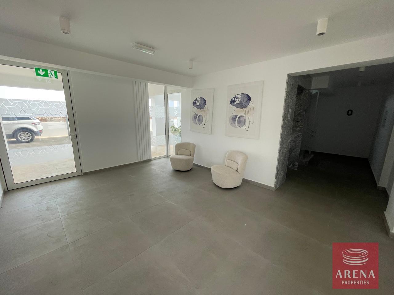 6-2-BED-APT-PARALIMNI-8455