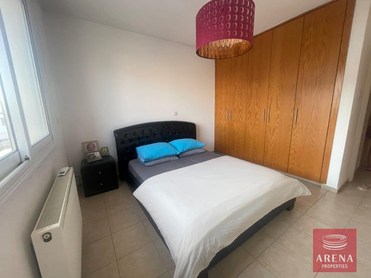 6-2-BED-APT-PARALIMNI-8925