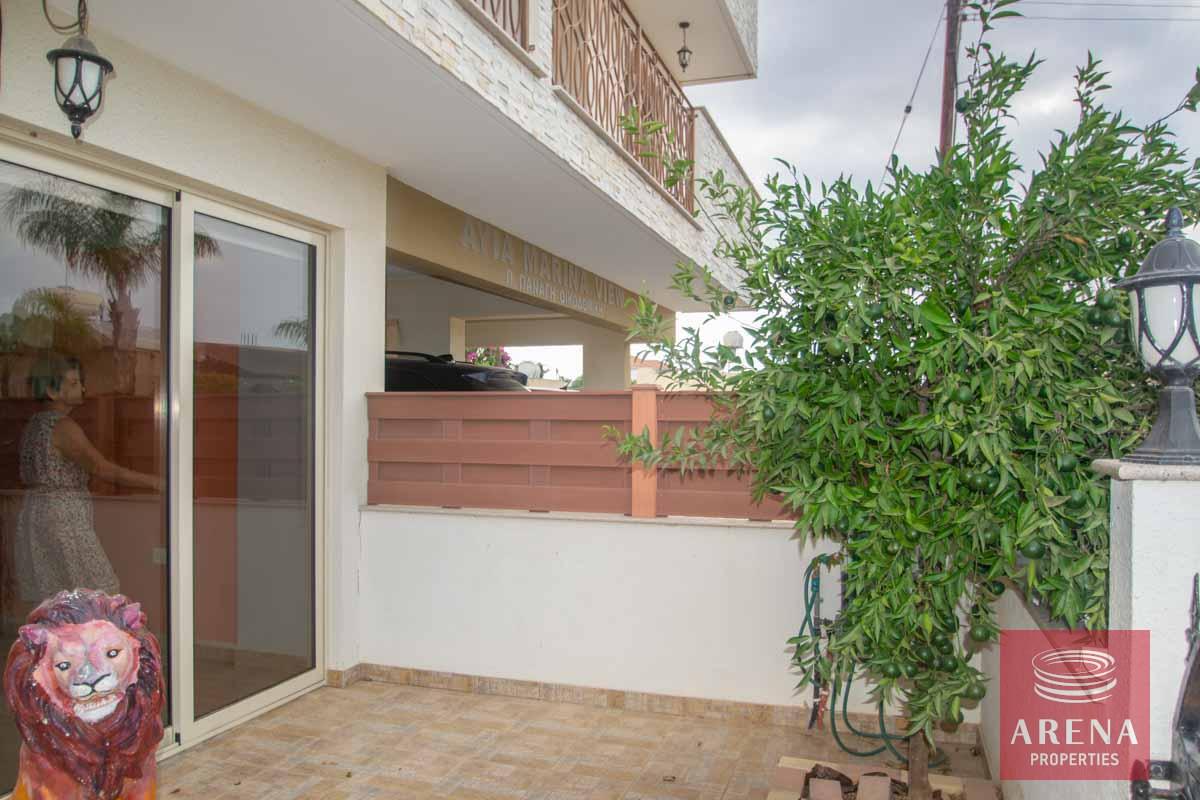 6-3-BED-APT-DERYNIA-5784-1-2