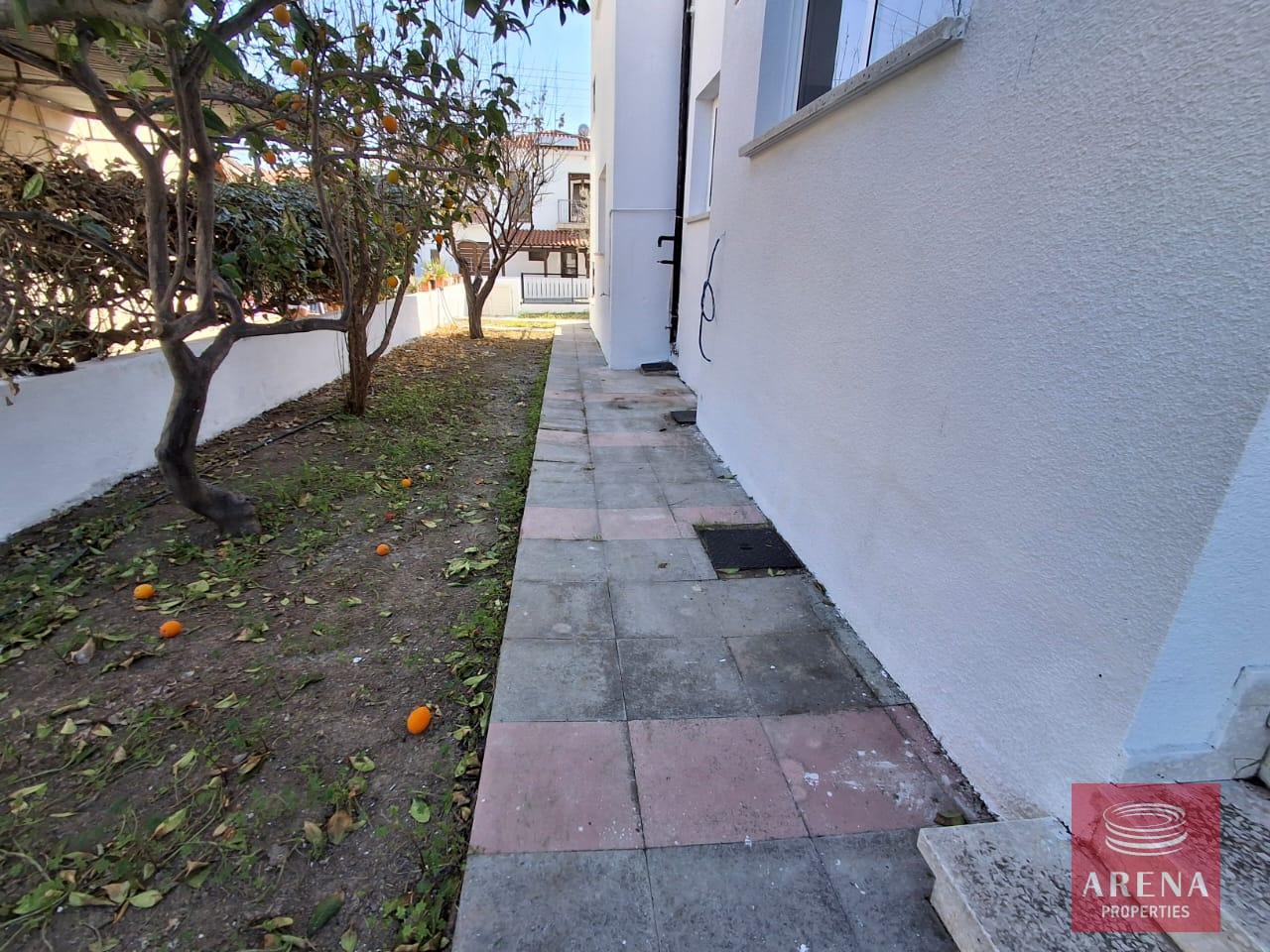 6-3-BED-VILLA-ARADIPPOU-9115