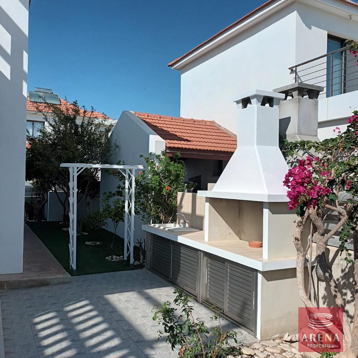 6-3-BED-VILLA-IN-PERVOLIA-8419