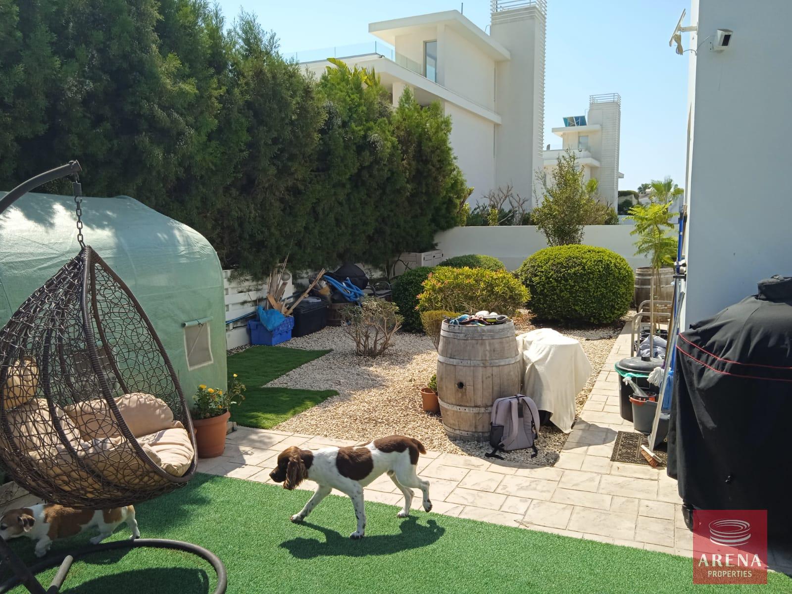 6-3-BED-VILLA-PERVOLIA-8426