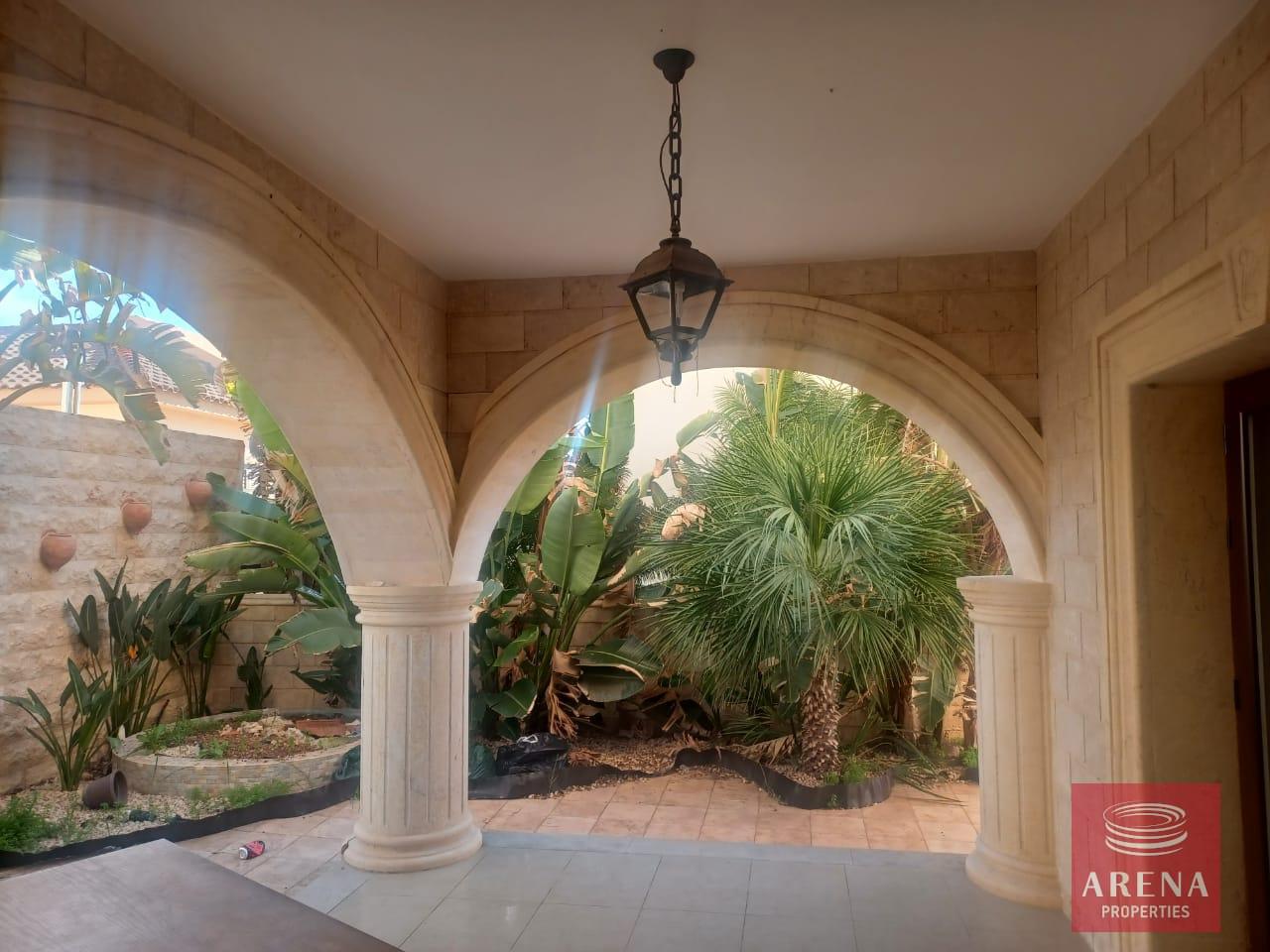 6-3-BED-VILLA-VRYSOULLES-9128