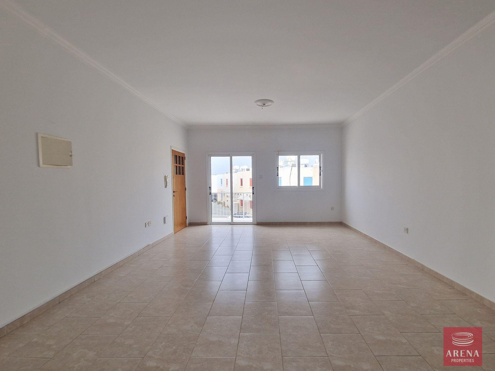 6-3-bed-apt-in-Derynia-7014