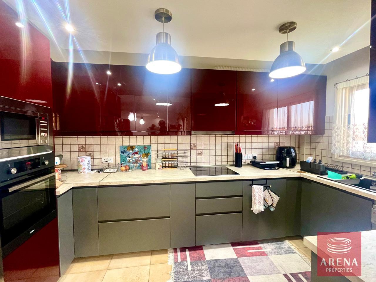 6-3-bed-apt-kiti-9180