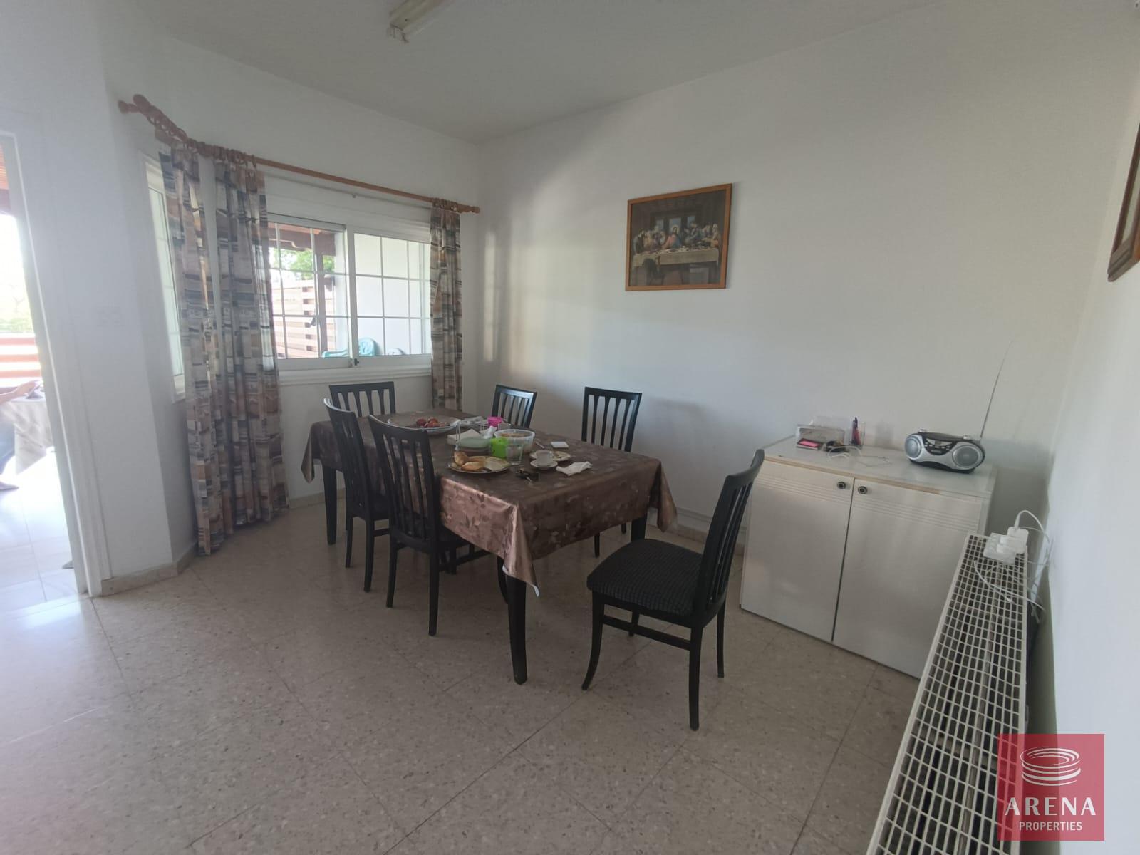 6-4-BED-HOUSE-IN-LARNACA-8013-4