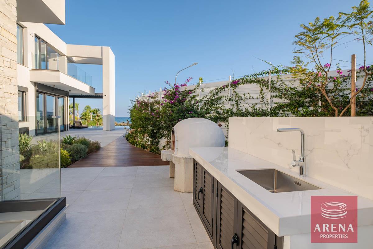 6-4-BED-VILLA-IN-AYIA-THEKLA-8950