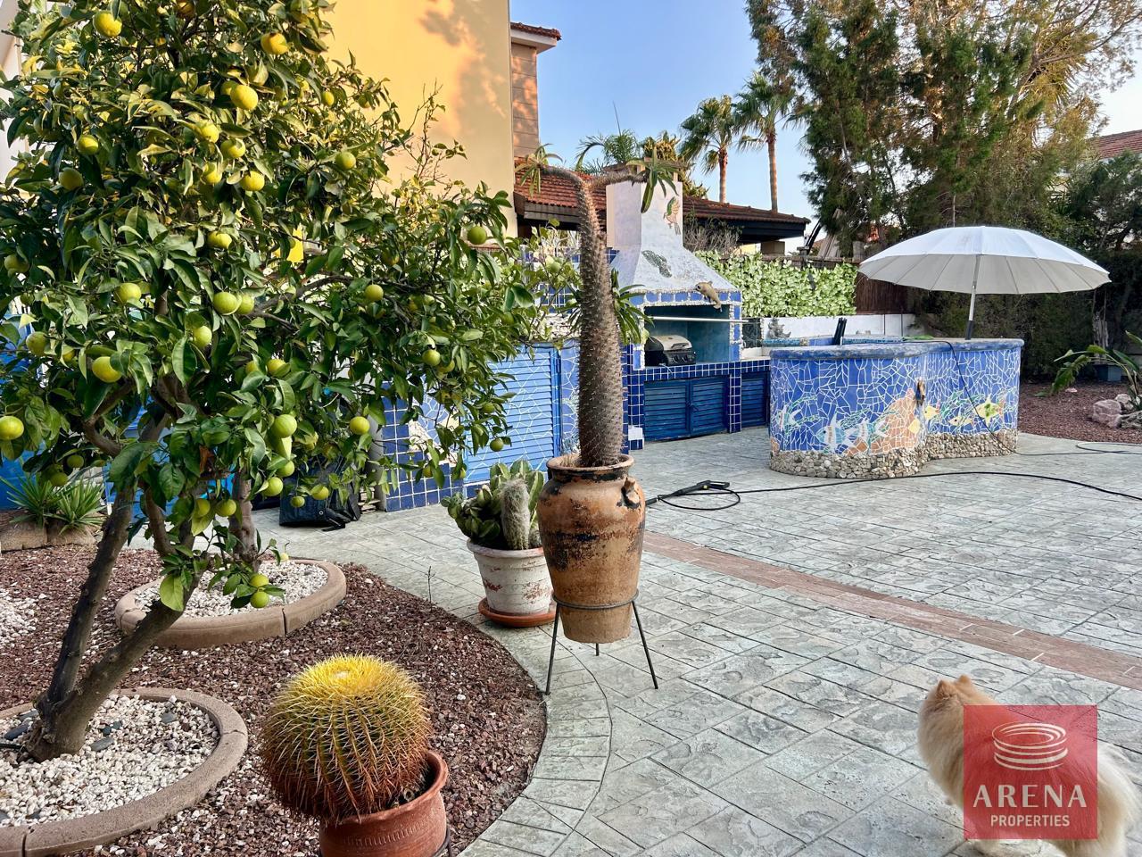 6-4-BED-VILLA-PERVOLIA-8659