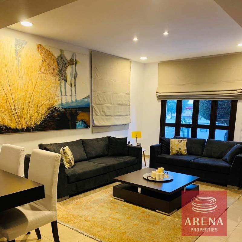 6-4-bed-link-det-villa-in-Livadia-6378