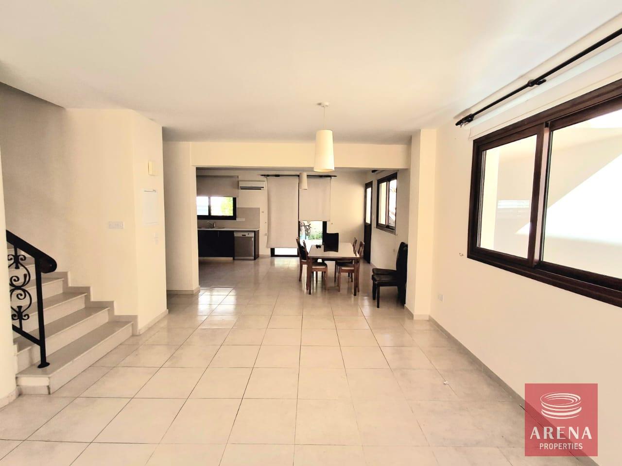 6-4-bed-villa-in-alethriko-9072