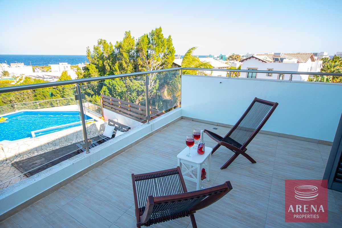 6-6-villa-in-cape-greco-2908