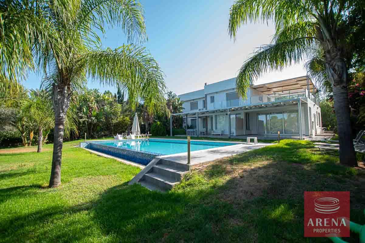 6-8-bed-villa-in-protaras-5703