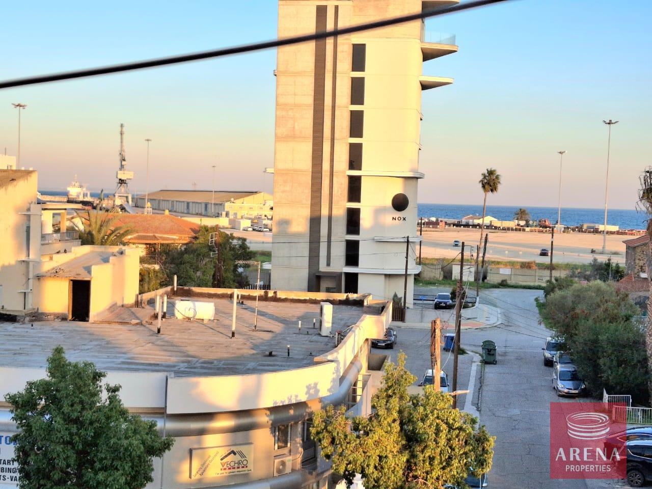 6-APT-IN-LARNACA-9173