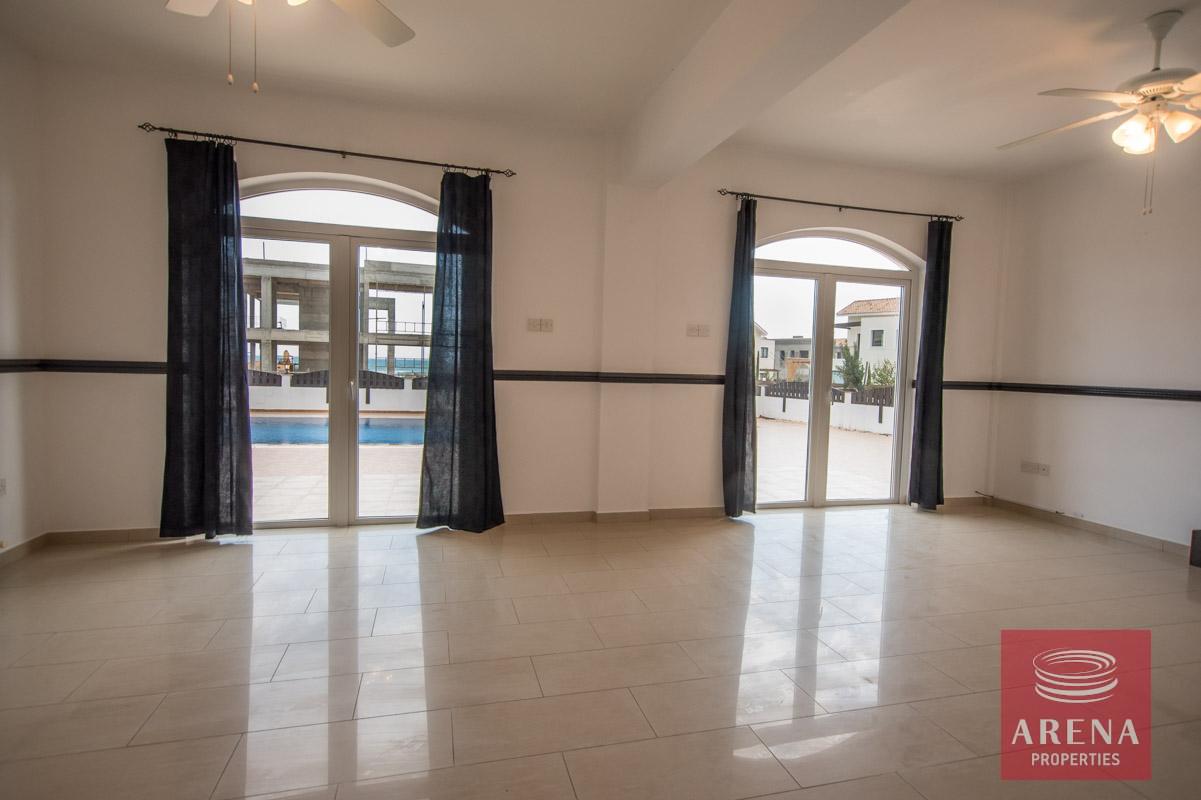 6-BUNGALOW-IN-AYIA-THEKLA