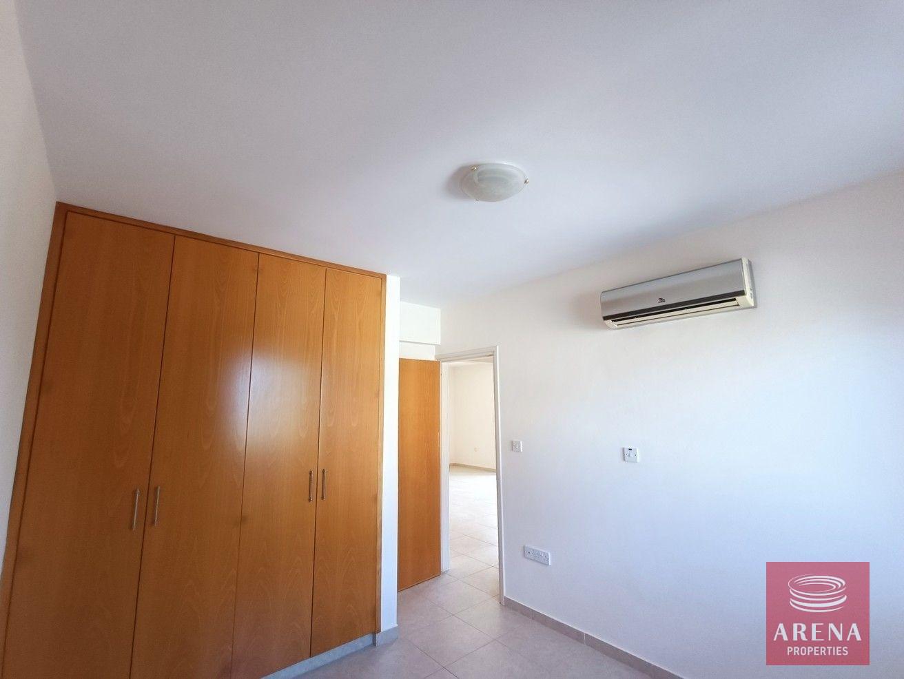 6-FLAT-IN-DERYNIA-6452