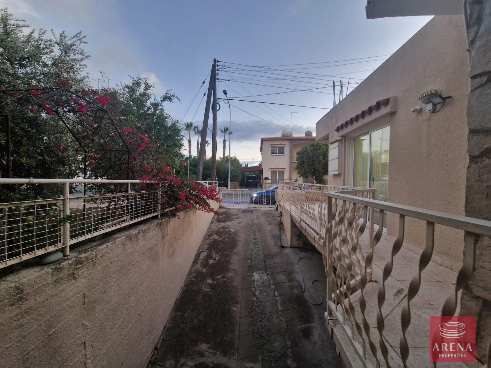 6-HOUSE-IN-VERGINA-AREA-8837