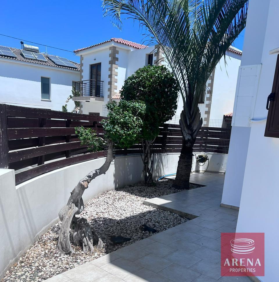 6-VILLA-ARADIPPOU-8396