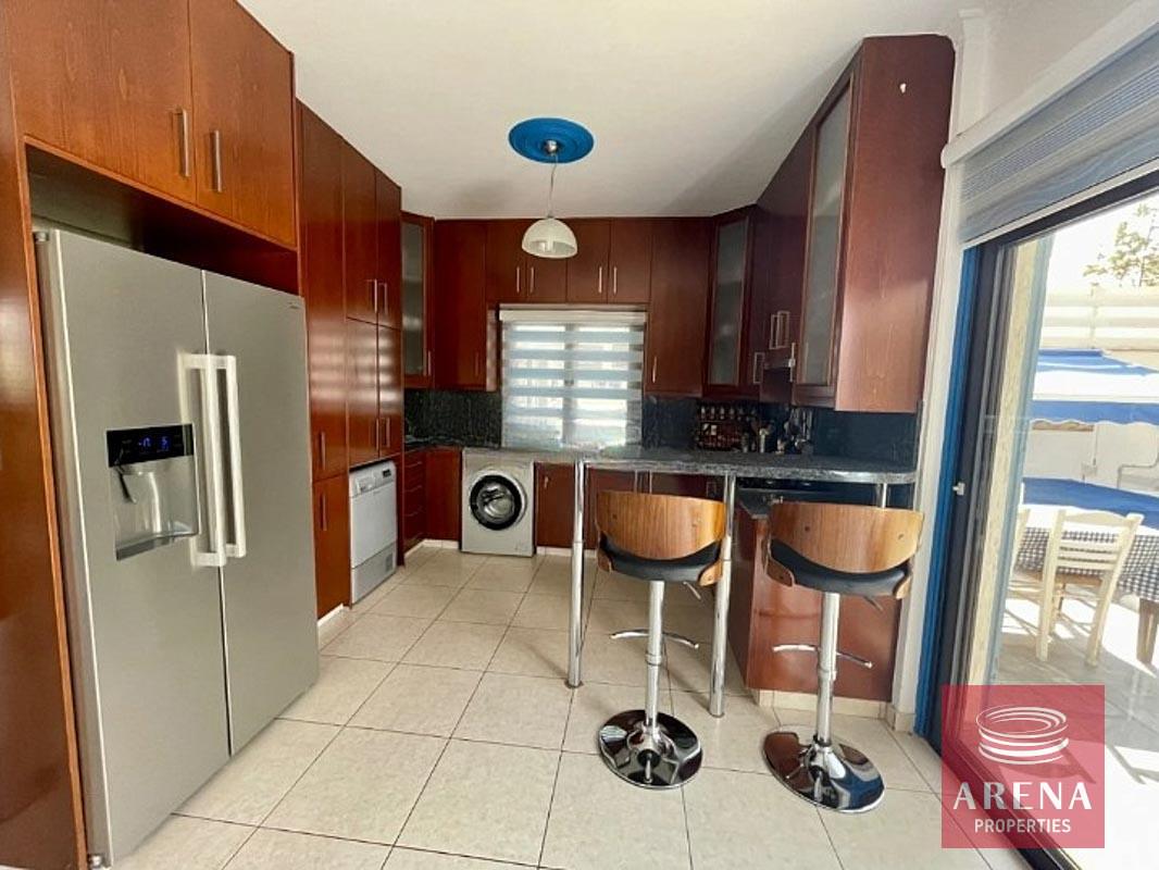 6-VILLA-IN-LIVADIA-7744