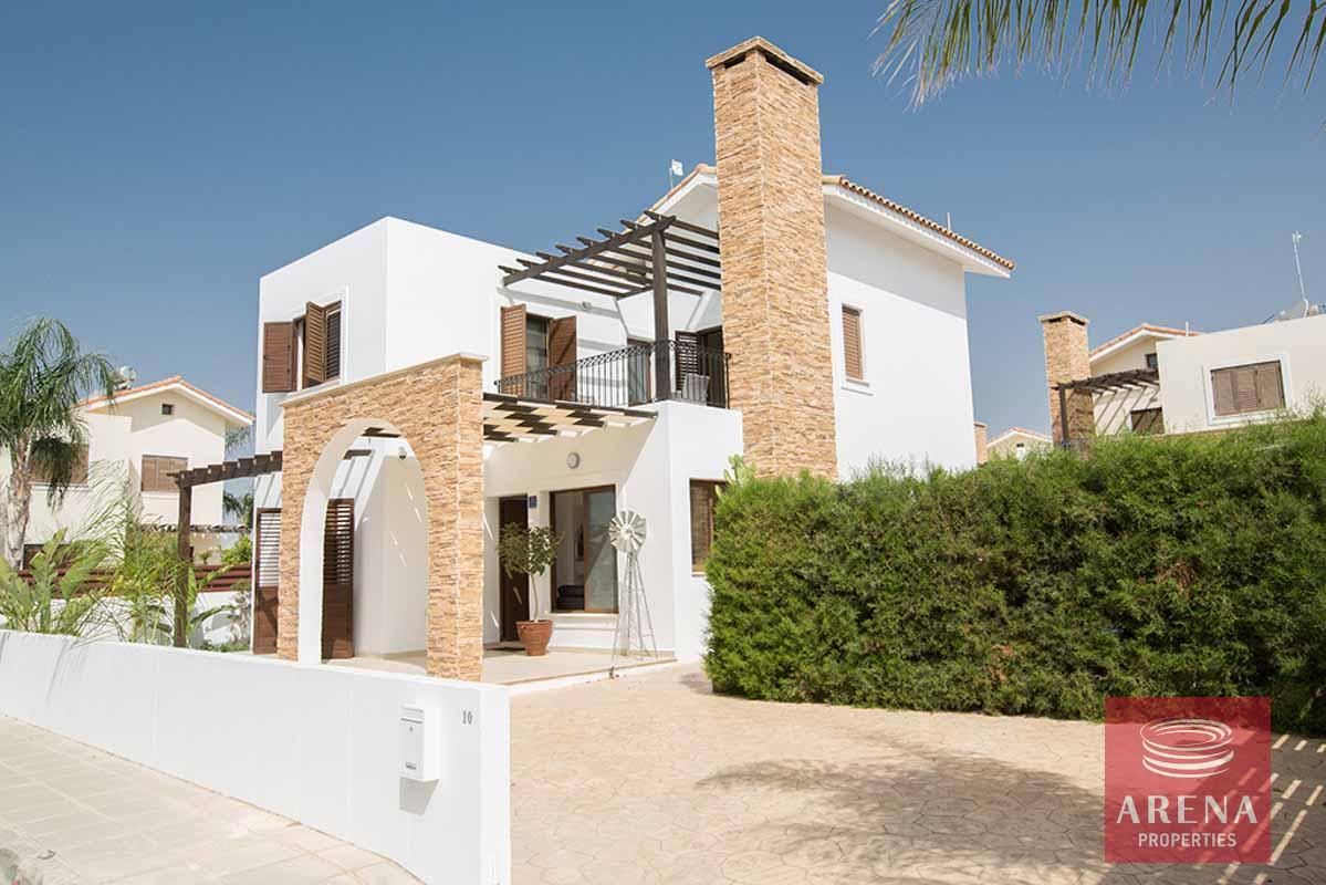 6-Villa-with-pool-in-Ayia-Thekla-6241