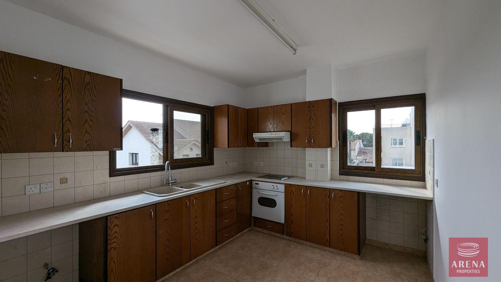 6-building-in-kiti-8884