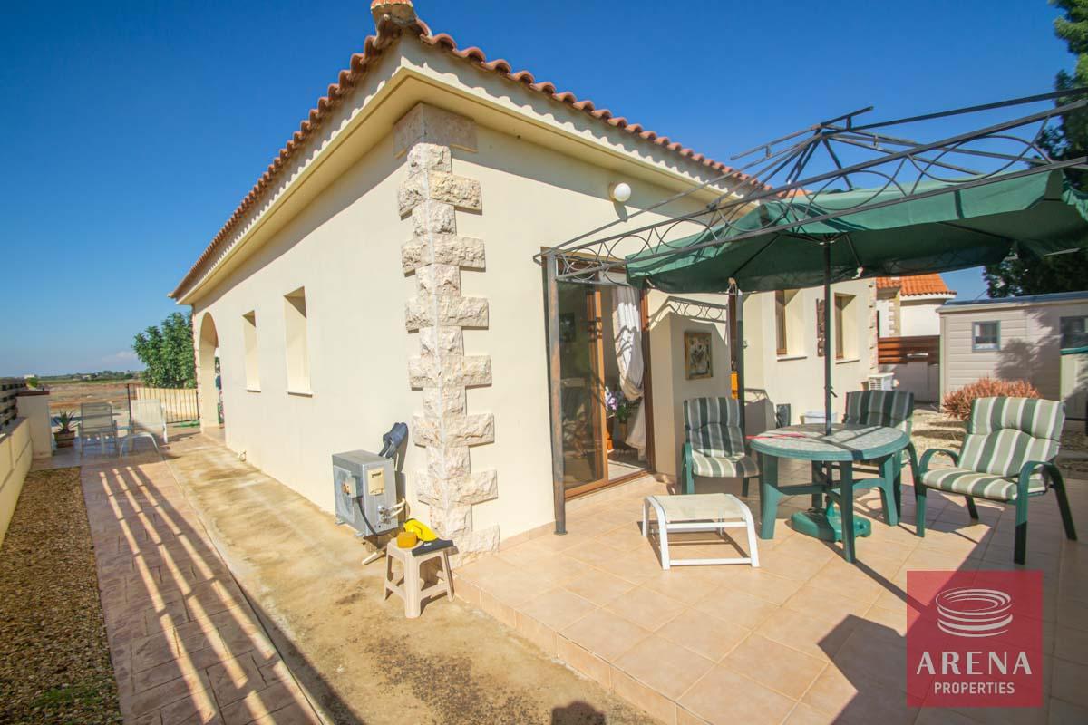 6-bungalow-in-liopetri-2