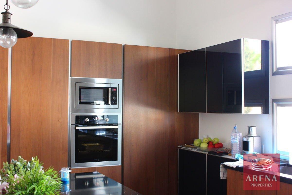 6-bungalow-in-oroklini-5201-2