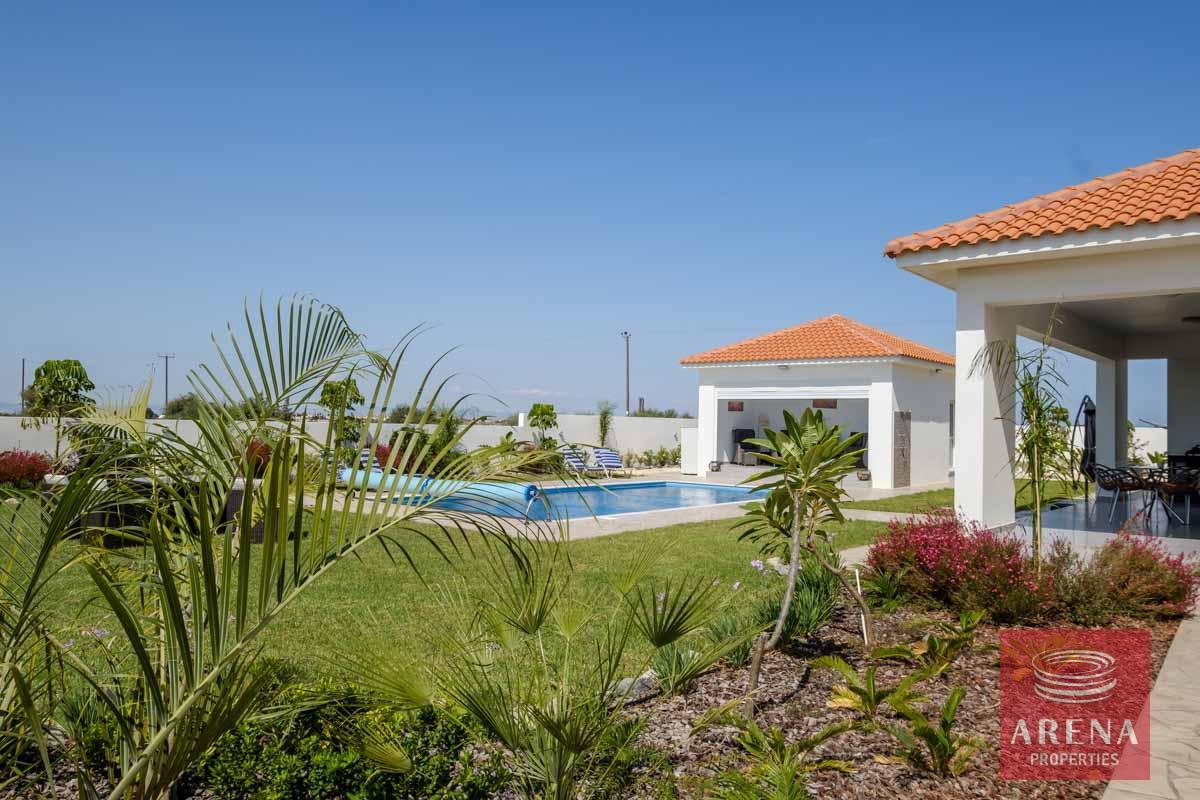 6-bungalow-vrysoulles-to-buy