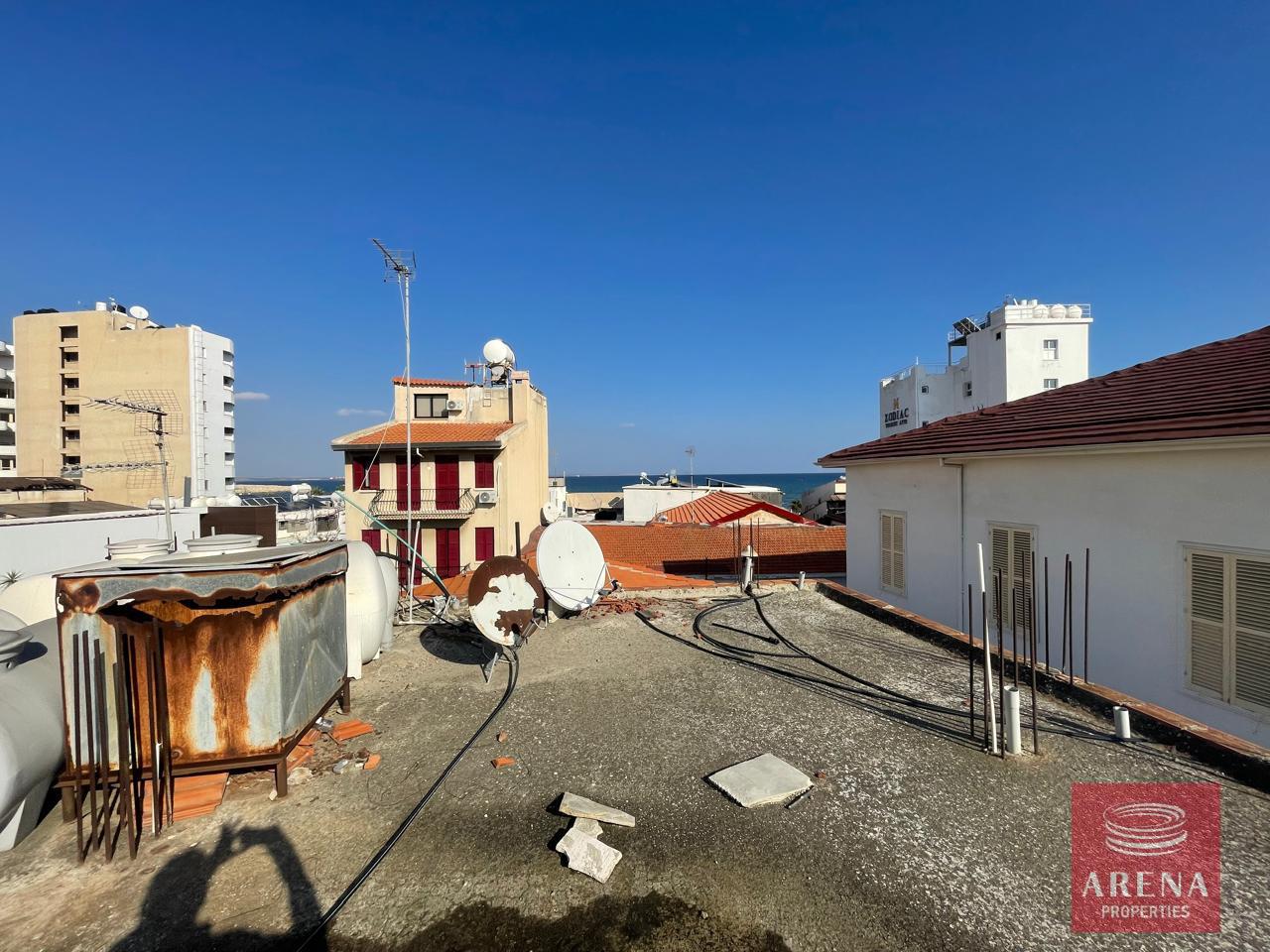 6-unfinished-apt-finikoudes-8810